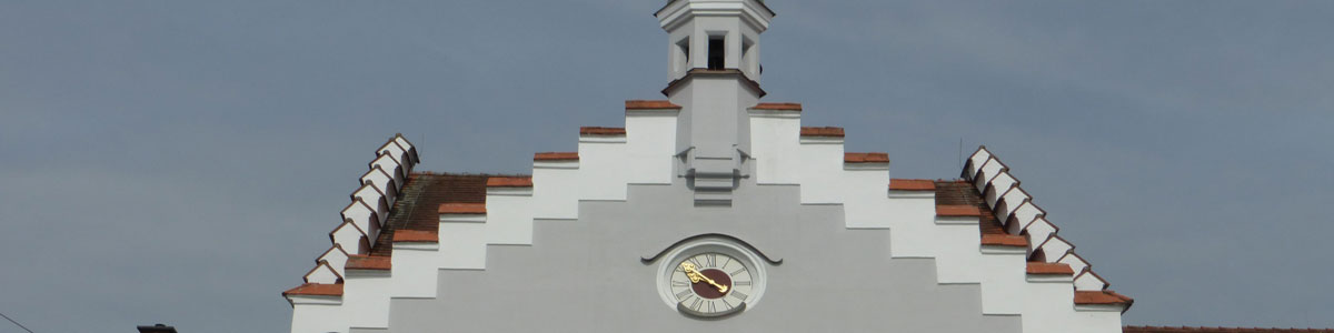 Slider 19 - Rathaus Uhr